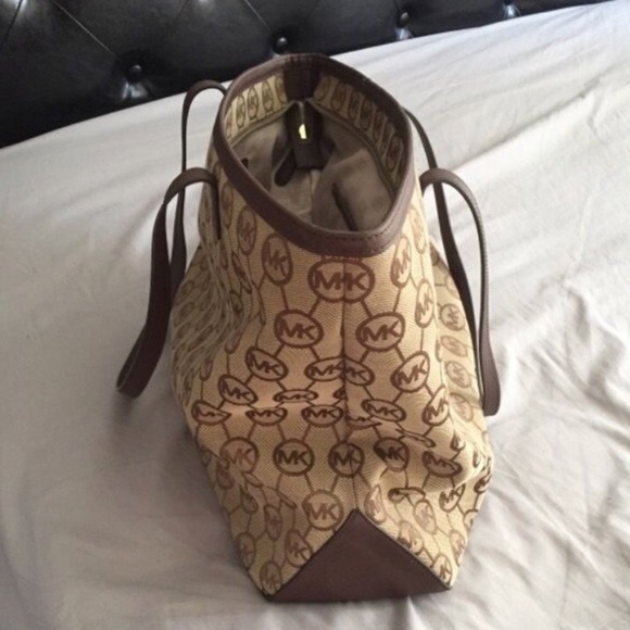 Michael Kors Purse - Picture 2 of 3